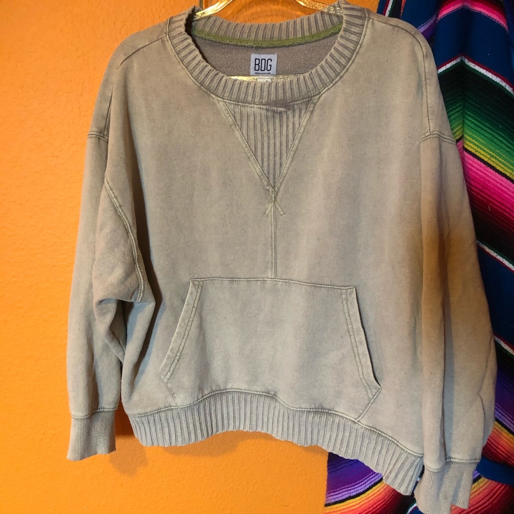 Urban outfitters sweater crew neck small